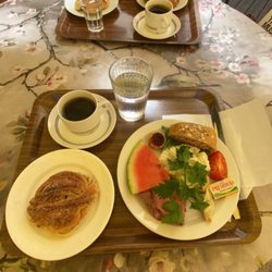 Grillska Husets Café - Salad, coffee & cardamom bun