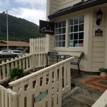 Choco le'a - Front porch (outside) - Chocolatiers & Shops Near Me - Honolulu, Hawaii