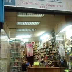 Cordonería y Paquetería Arcuch Hnos. - el almacén es antiguo, quizás añejo te puede parecer, pero es un lugar con detalle en manualidades que sirven mucho.
