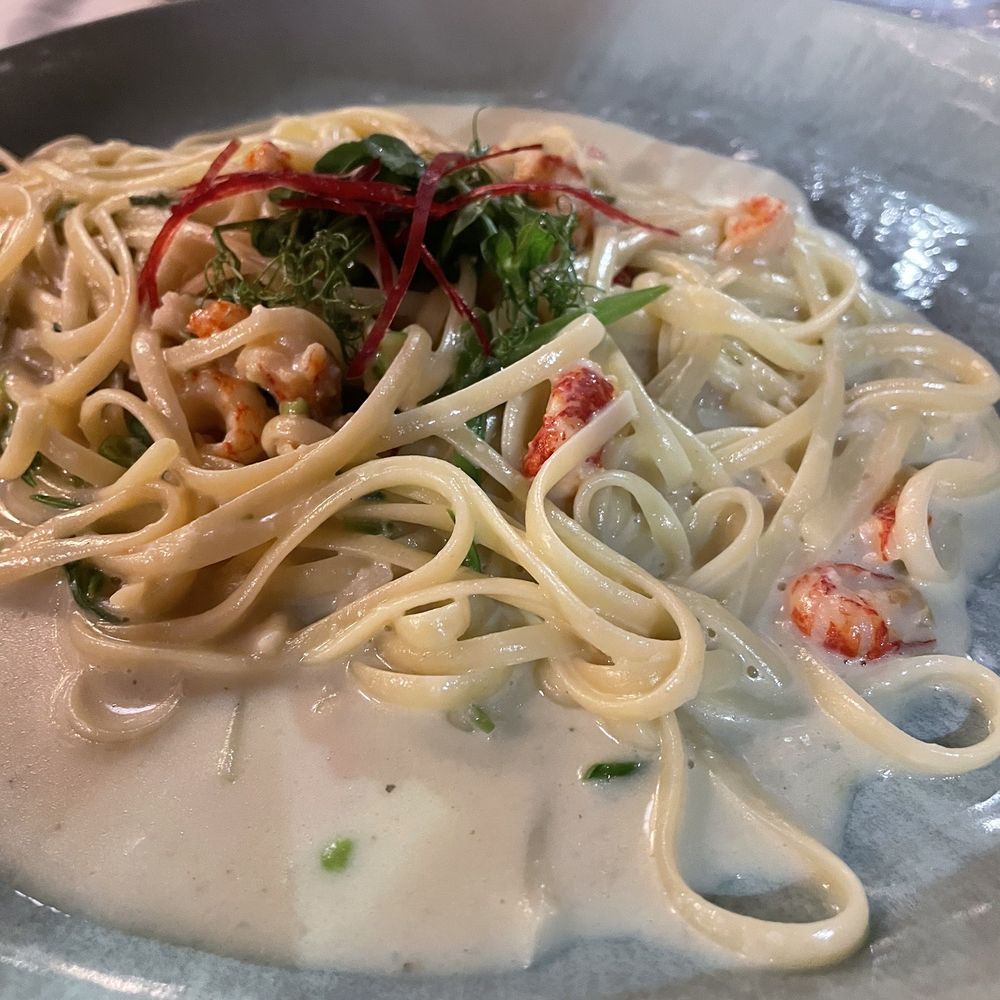 3 Hacken Magazin - Linguine with crayfish - Wineries Near Me - Vienna, 9