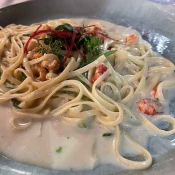 3 Hacken Magazin - Linguine with crayfish - Wineries Near Me - Vienna, 9