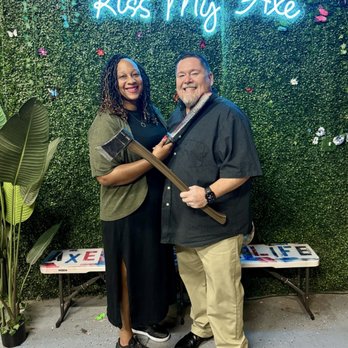 AxeVentures Axe Throwing - Axe Throwing Near Me - Berkeley, California