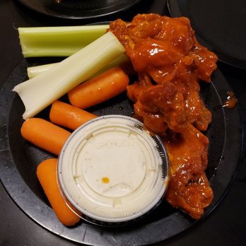 Duff's Famous Wings - American Near Me - Amherst, New York Duff's Famous Wings - American Near Me - Amherst, New York