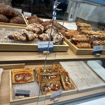 Paris Baguette - Bakeries Near Me - Coquitlam, British Columbia