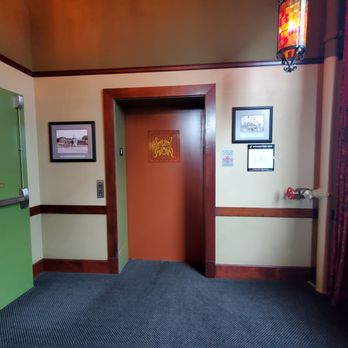 McMenamins Anderson School - Elevator - Hotels Near Me - Bothell, Washington McMenamins Anderson School - Elevator - Hotels Near Me - Bothell, Washington