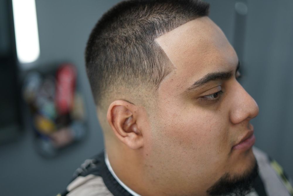 Supreme Barbershop Logo