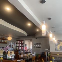 Thai Dishes Restaurant - Inside