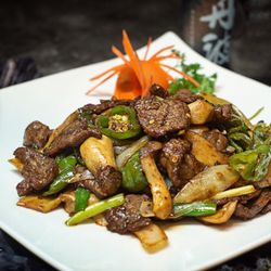 Yen's Kitchen and Sushi Bar - Pan fry Long chili king oyster mushroom with beef!