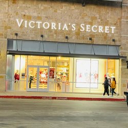 Victoria's Secret - Front door