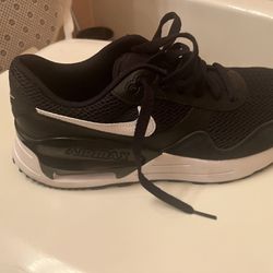 Foot Locker - The Right side