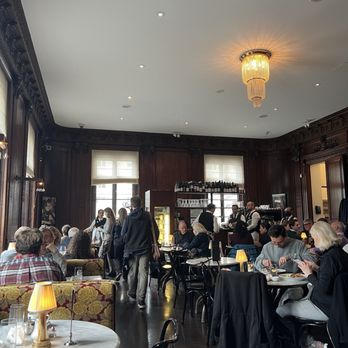 Cafe Sabarsky - Seating - German Near Me - New York, New York Cafe Sabarsky - Seating - German Near Me - New York, New York