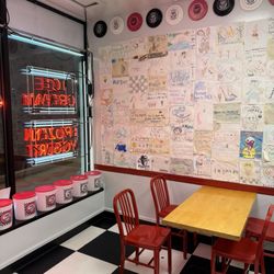 Ashley's Ice Cream - Interior