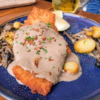 Radhaus - Jägerschnitzel - German Near Me - San Francisco, California Radhaus - Jägerschnitzel - German Near Me - San Francisco, California