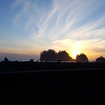Quileute Oceanside Resort - Sunset in April - Hotels Near Me - La Push, Washington