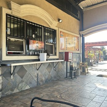 Los Gordos - Window for ordering - Mexican Near Me - Winton, California Los Gordos - Window for ordering - Mexican Near Me - Winton, California