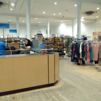 Goodwill Archer Store - Neat and tidy :) - Used, Vintage & Consignment Near Me - Denver, Colorado