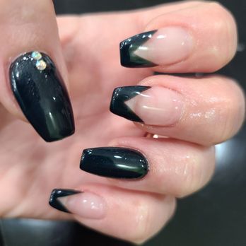 Hot Nail - Dark green with crystal on thumb - Nail Salons Near Me - Whittier, California Hot Nail - Dark green with crystal on thumb - Nail Salons Near Me - Whittier, California