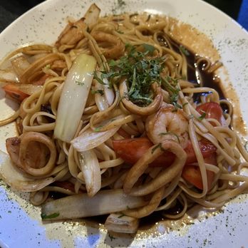 B-52 Lounge and Restaurant - Tallarin Saltado de Mariscos - Peruvian Near Me - Harrison, New Jersey B-52 Lounge and Restaurant - Tallarin Saltado de Mariscos - Peruvian Near Me - Harrison, New Jersey