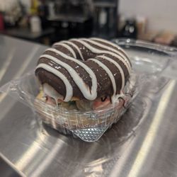 Elio's - Ice cream sandwich