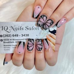 IQ Nails Salon - "Nail polish without a sparkle is like a cake a no frosting"