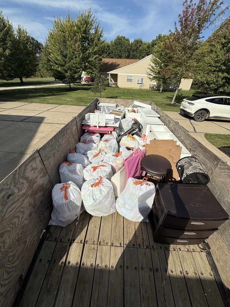 Bushnell Junk Removal And Towing