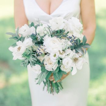 Carousel Flowers - Bridal bouquet - Florists Near Me - Elmhurst, Illinois