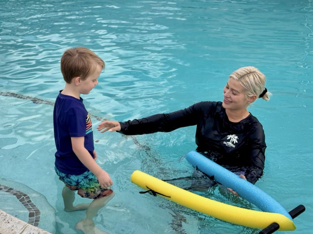 Little Otters Swim School Logo