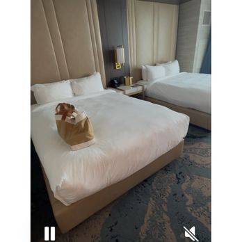 Muckleshoot Casino Resort - Comfortable queen room. - Resorts Near Me - Auburn, Washington