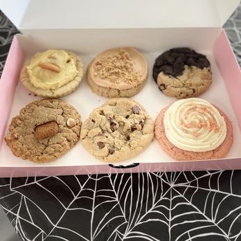 Crumbl - Flower Mound - Bakeries Near Me - Flower Mound, Texas Crumbl - Flower Mound - Bakeries Near Me - Flower Mound, Texas