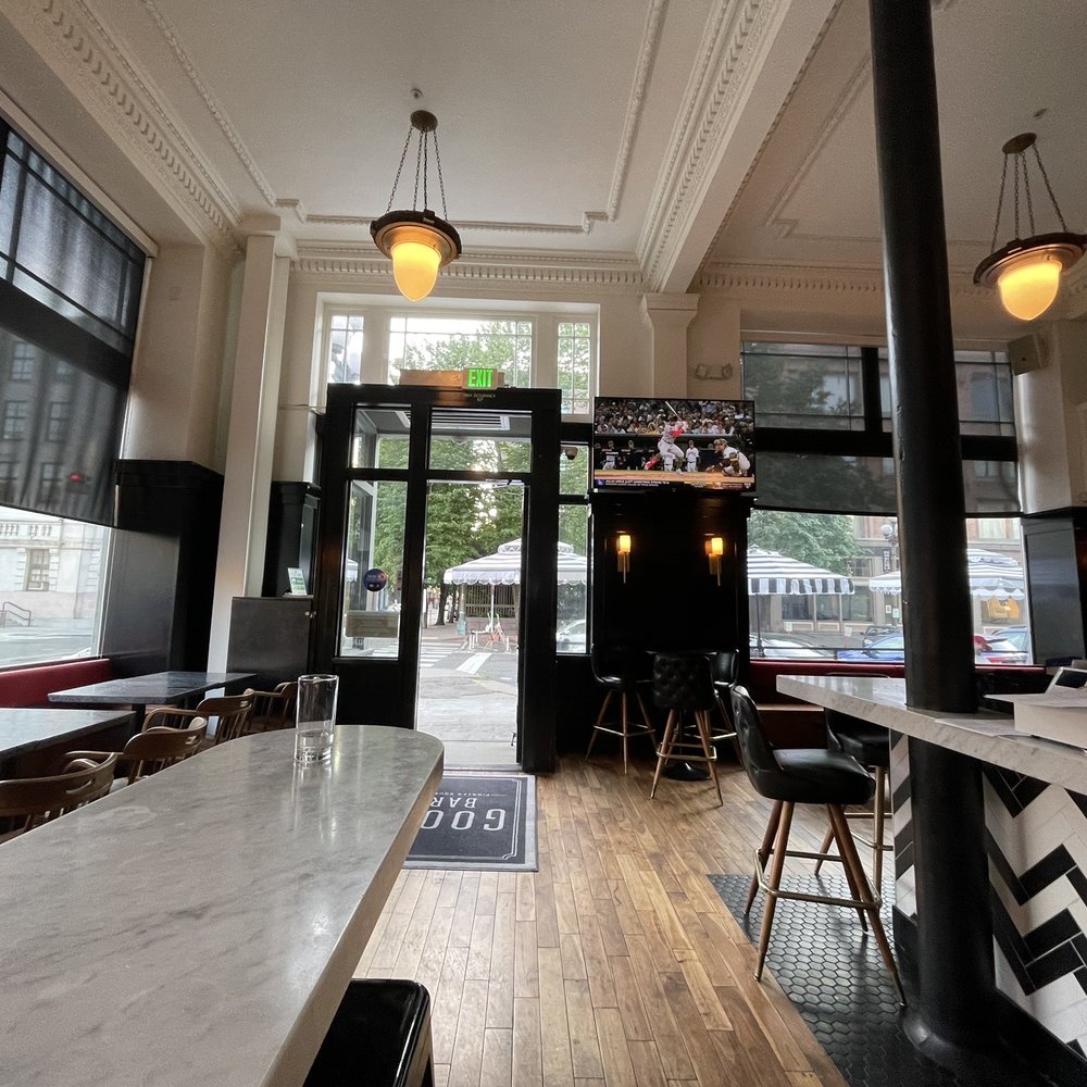 Bar area. Bar area.