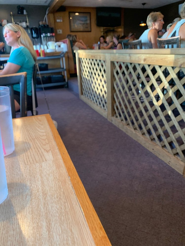 MEDO’S RESORT Updated September 2024 20 Bullhead Expressway Dr