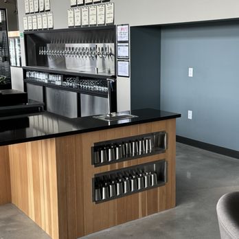 Lone Wolf Watering Hole - Filtered water with stainless steel cups to keep it cool. - Pubs Near Me - Portland, Oregon