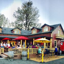 Muscardini Cellars - Live Music & Food Trucks during "Simmer Down Saturdays" every Saturday May through October!