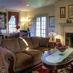 Silverstone Inn and Suites - Living Room