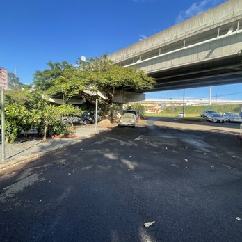 Restaurant 604 - Parking - Breakfast & Brunch Near Me - Honolulu, Hawaii