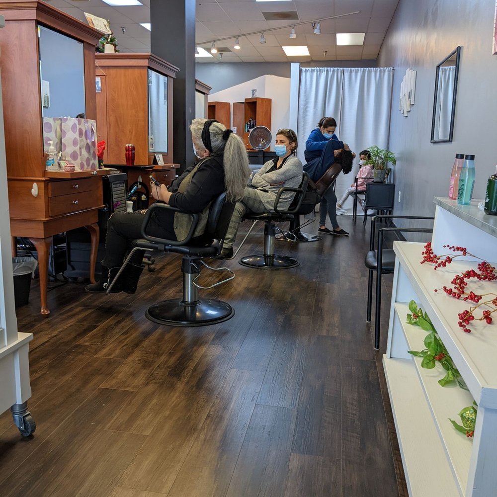 BeautyBrows Threading - Interior where Kaplana works (back) - Threading Services Near Me - Bel Air, Maryland