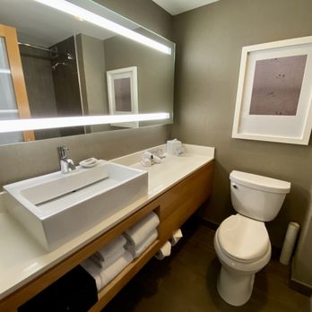 Hyatt Regency Long Beach - Bathroom sink and toilet - Hotels Near Me - Long Beach, California Hyatt Regency Long Beach - Bathroom sink and toilet - Hotels Near Me - Long Beach, California