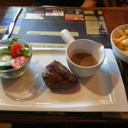 Praat-& Eetcafé Groenendijk - Steak met peperroomsaus.