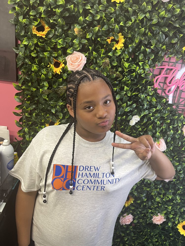 Tay Braids Logo