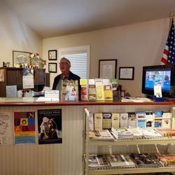 Warrenton-Fauquier Visitor Center - Nice guy. Cute center.