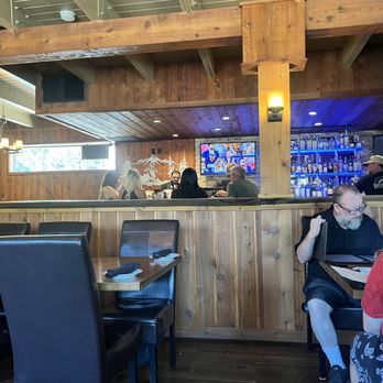 Morrison's Restaurant and Bar - Bar area - New American Near Me - Mammoth Lakes, California