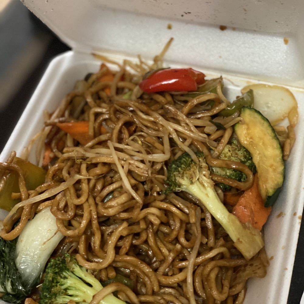 Beijing Cafe - 10. Chicken Chow Mein missing the chicken - Chinese Near Me - Rancho Cordova, California Beijing Cafe - 10. Chicken Chow Mein missing the chicken - Chinese Near Me - Rancho Cordova, California