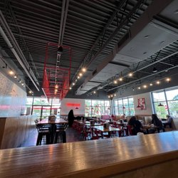 MOOYAH Burgers, Fries & Shakes - Dining