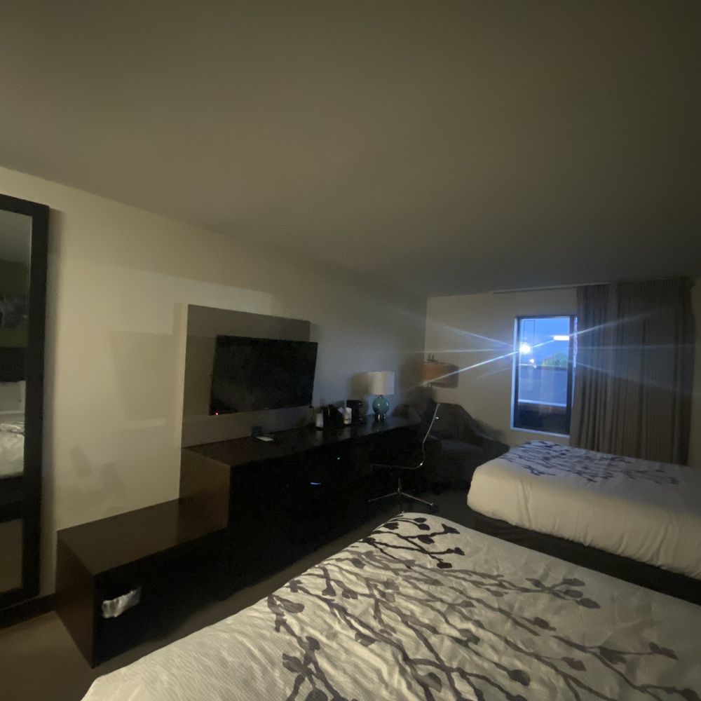 Sleep Inn - 2 queen beds, another angle - Hotels Near Me - Bowling Green, Kentucky
