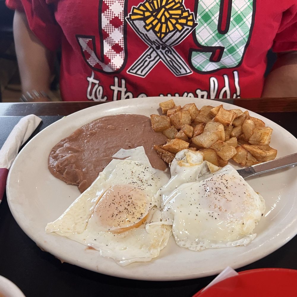 Camila’s Mexican Restaurant - Wuevos ranchero plate - Mexican Near Me - San Antonio, Texas