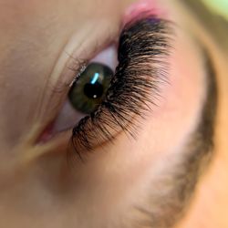 KickAsh Studio - Volume cat eye with color on ends