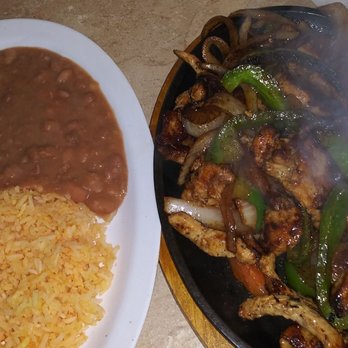 Marie's Mexican Kitchen - Chicken fajitas - Mexican Near Me - Merced, California