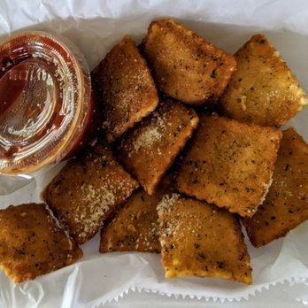 Cafe Manhattan - Pepper cheese toasted rav! - Pizza Near Me - Saint Louis, Missouri