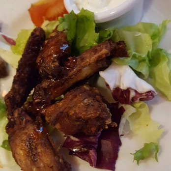 Robinsons Bar - Chicken wing starter, 2 courses £13 - Pubs Near Me - Belfast, BFS