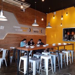 Gami Chicken & Beer - Interior